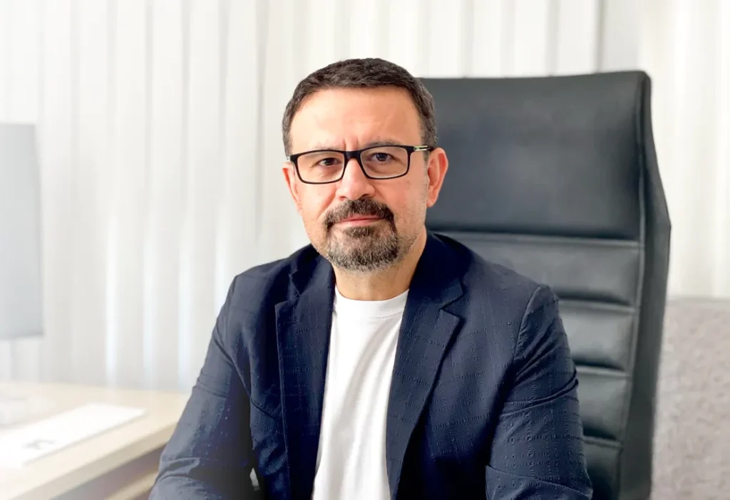Prof. Dr. Mustafa Deniz Yılmaz - Kulak Burun Boğaz ve Vertigo Uzmanı